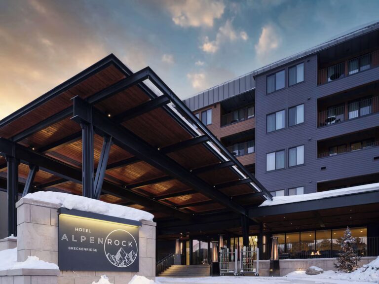 Hilton Hotel Alpenrock Breckenridge exterior